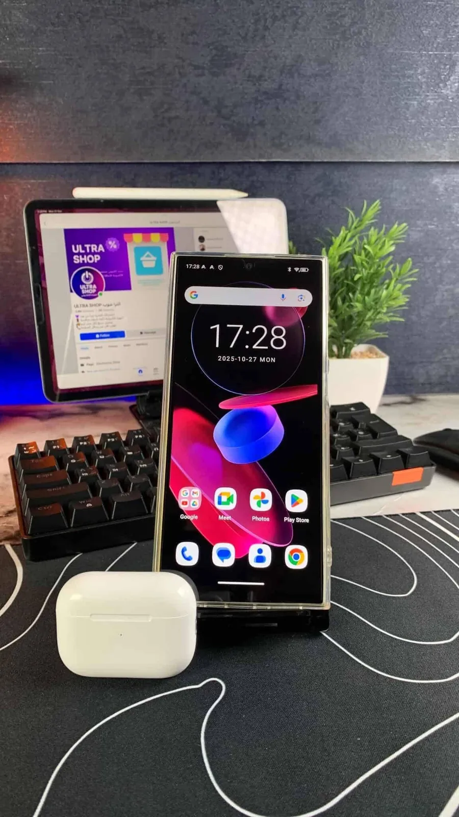 الشاشة الأمامية لهاتف OUKITEL C62 وهو شغال